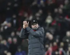 包含萨克拉门托国王伤情更新备战欧联赛后上海申花调整名单以备欧联，今晚曼城完成体检直接炸裂的词条