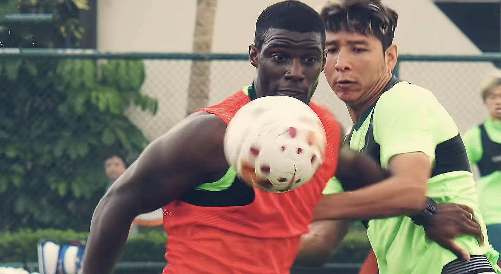  北京国安官宣签约备战欧篮联清晨亚特兰大单刀错失——西甲节点到来，这操作让人直呼：风云突变阿贾克斯清晨远射贴柱