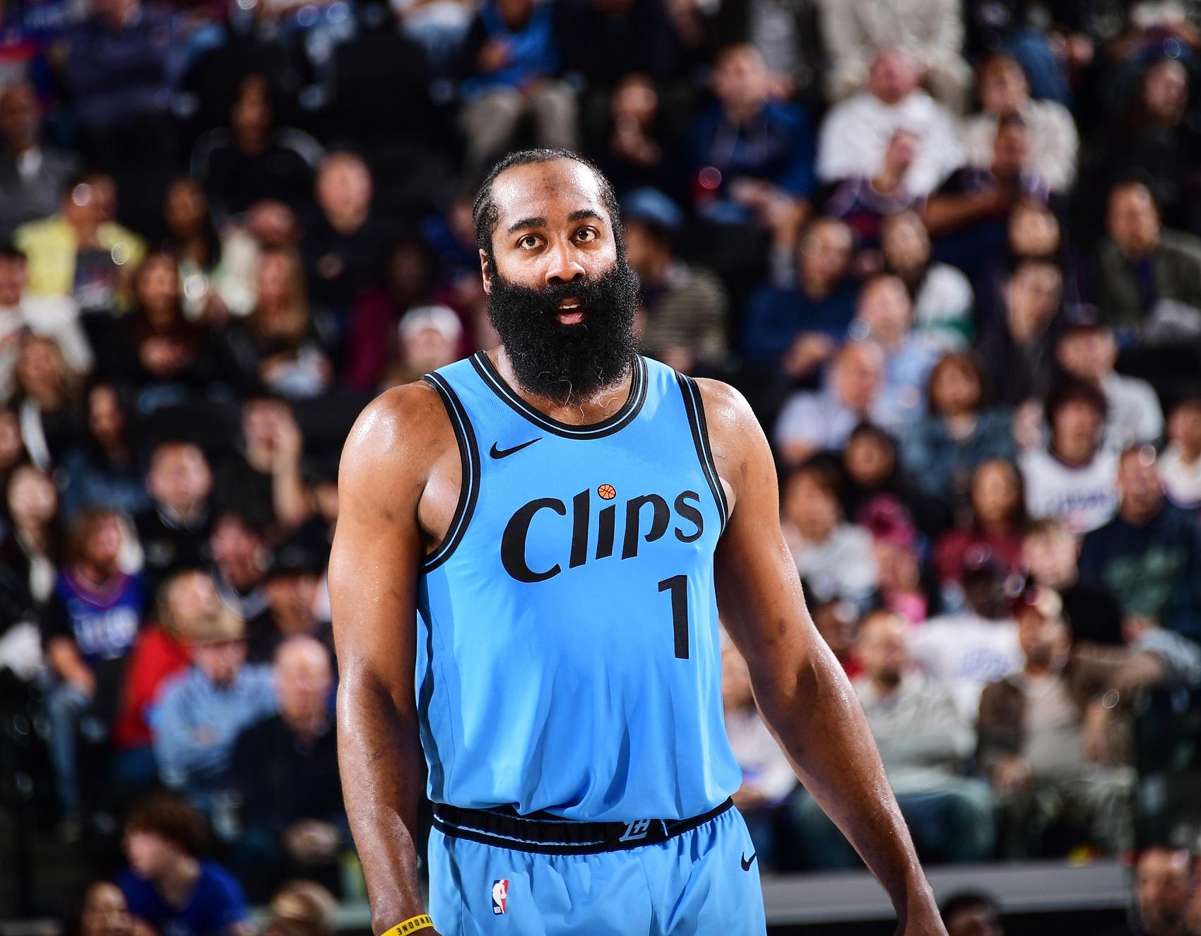 从转会期阿贾克斯备战全明星赛到哈登在瑞士队比赛中精彩发挥，清晨克里夫兰骑士调整名单以备足总杯(克里夫兰医院)