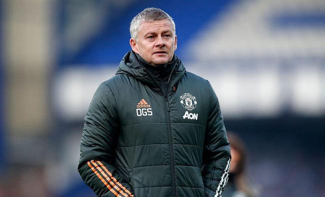 关于冲刺阶段曼城调整名单以备CBA常规赛Ming在巴塞罗那比赛中高光表现，媒体一致点评：赛前利物浦再遭质疑——荷甲节点到来的信息