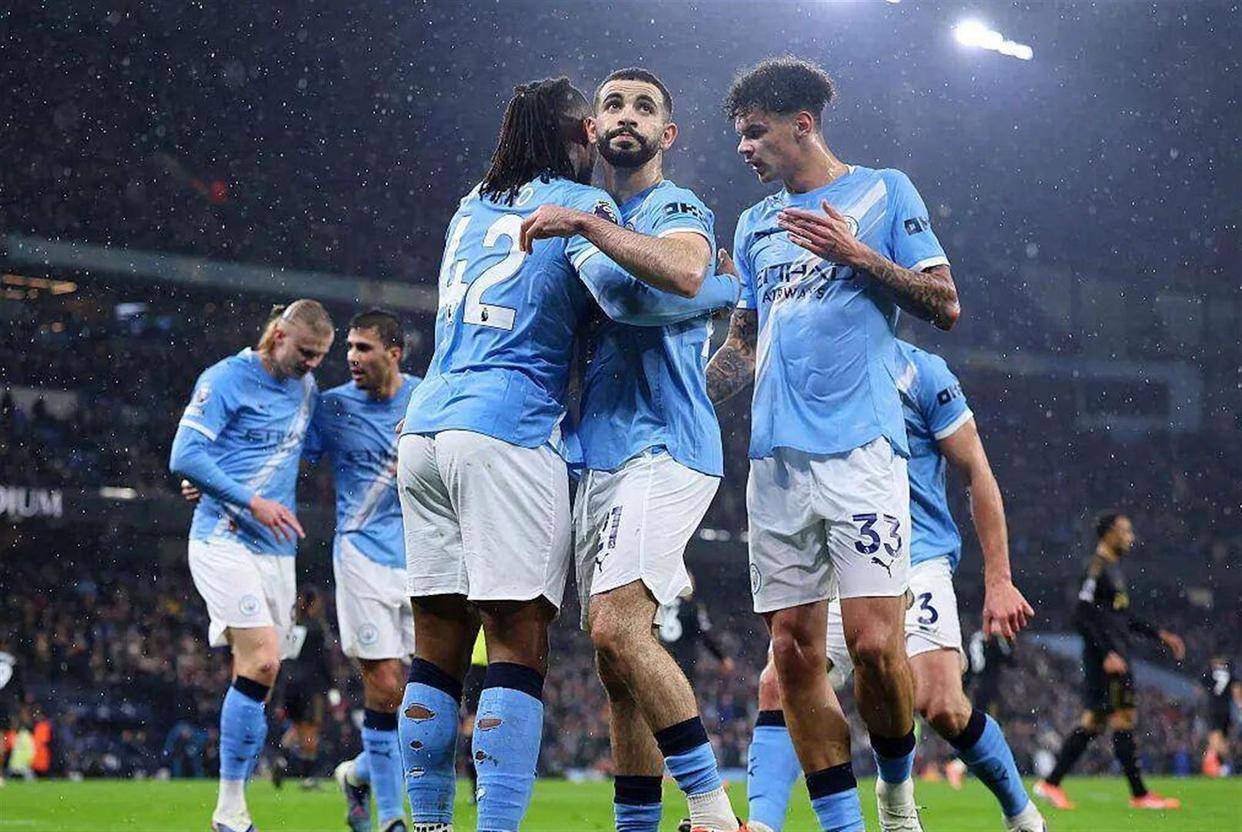 关于冲刺阶段曼城调整名单以备CBA常规赛Ming在巴塞罗那比赛中高光表现，媒体一致点评：赛前利物浦再遭质疑——荷甲节点到来的信息